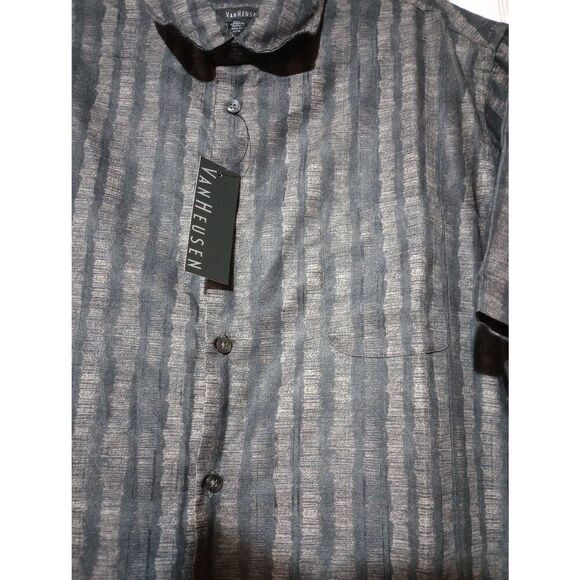 Van Heusen Shirt Men's Medium Gray Button Front Short Sleeve‎ - Picture 3 of 7